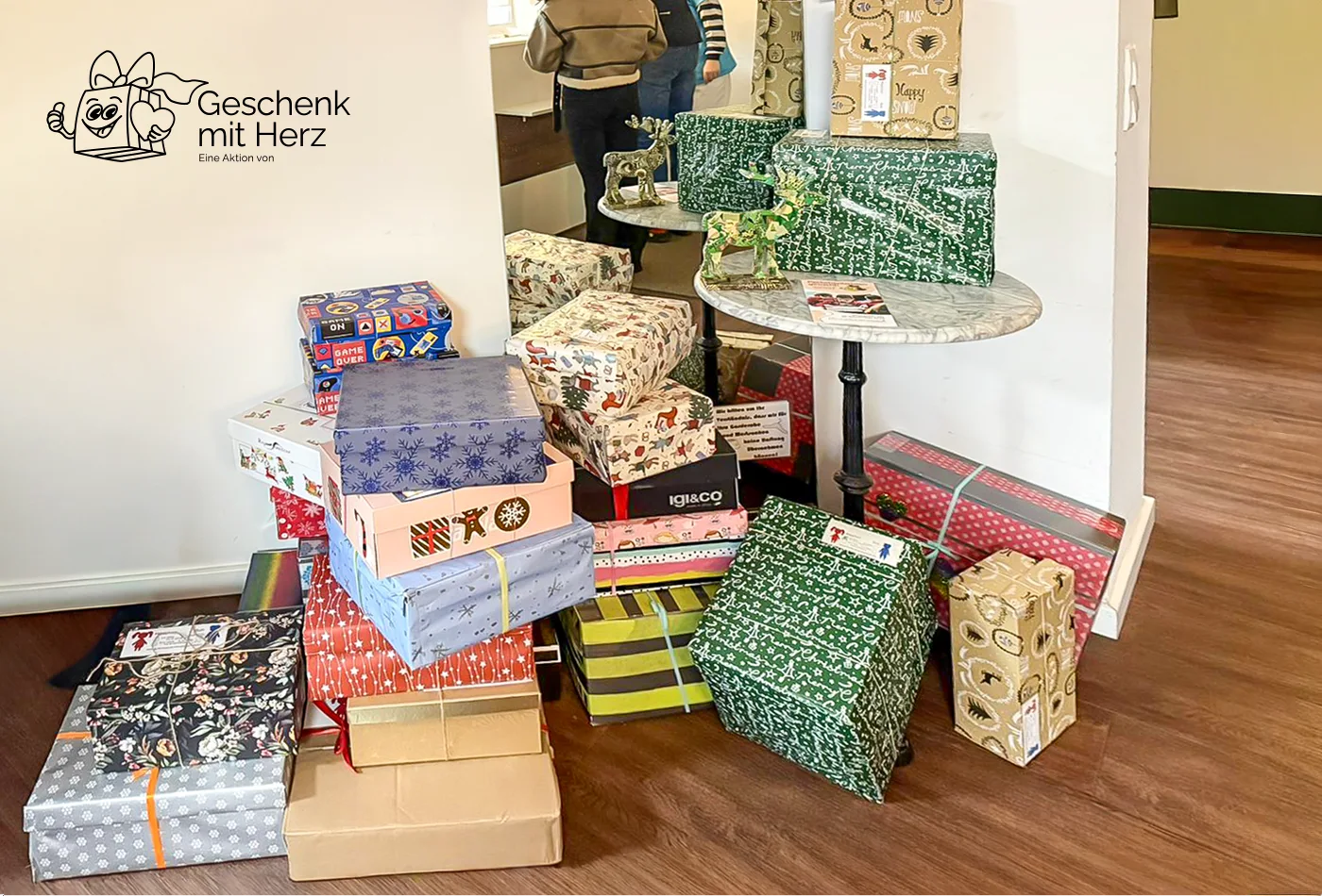 Geschenk mit Herz - Sammelstelle HNO Praxis am Westkreuz